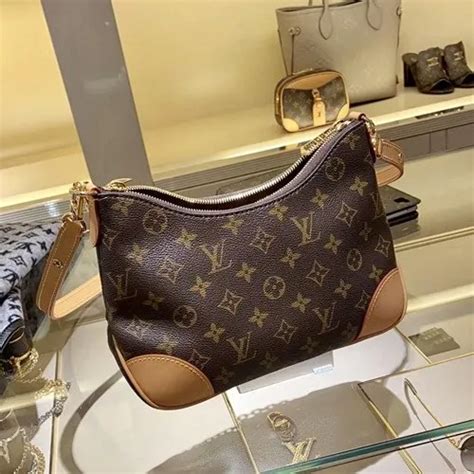 why is louis vuitton cheaper in italy|buying louis vuitton in italy.